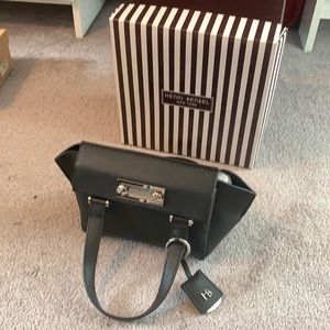 Comes in original box .